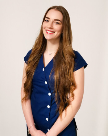 HIMG hajbeültetési klinika munkatársa: Gál Olívia